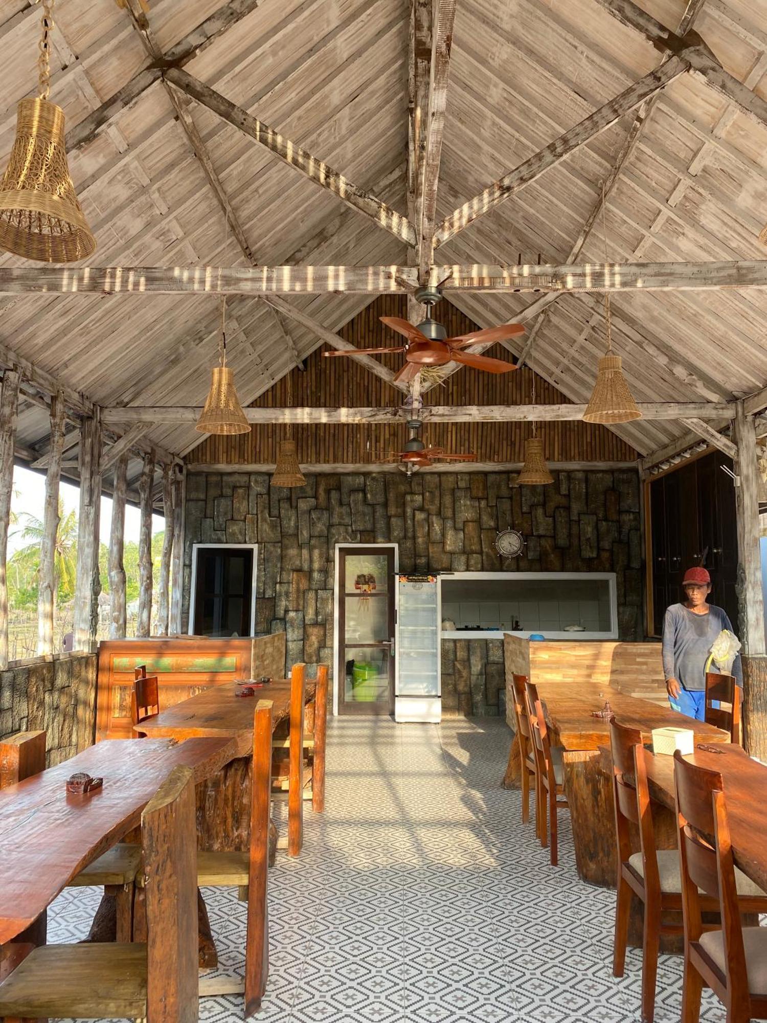 Sun Resort Gili Trawangan Exterior photo